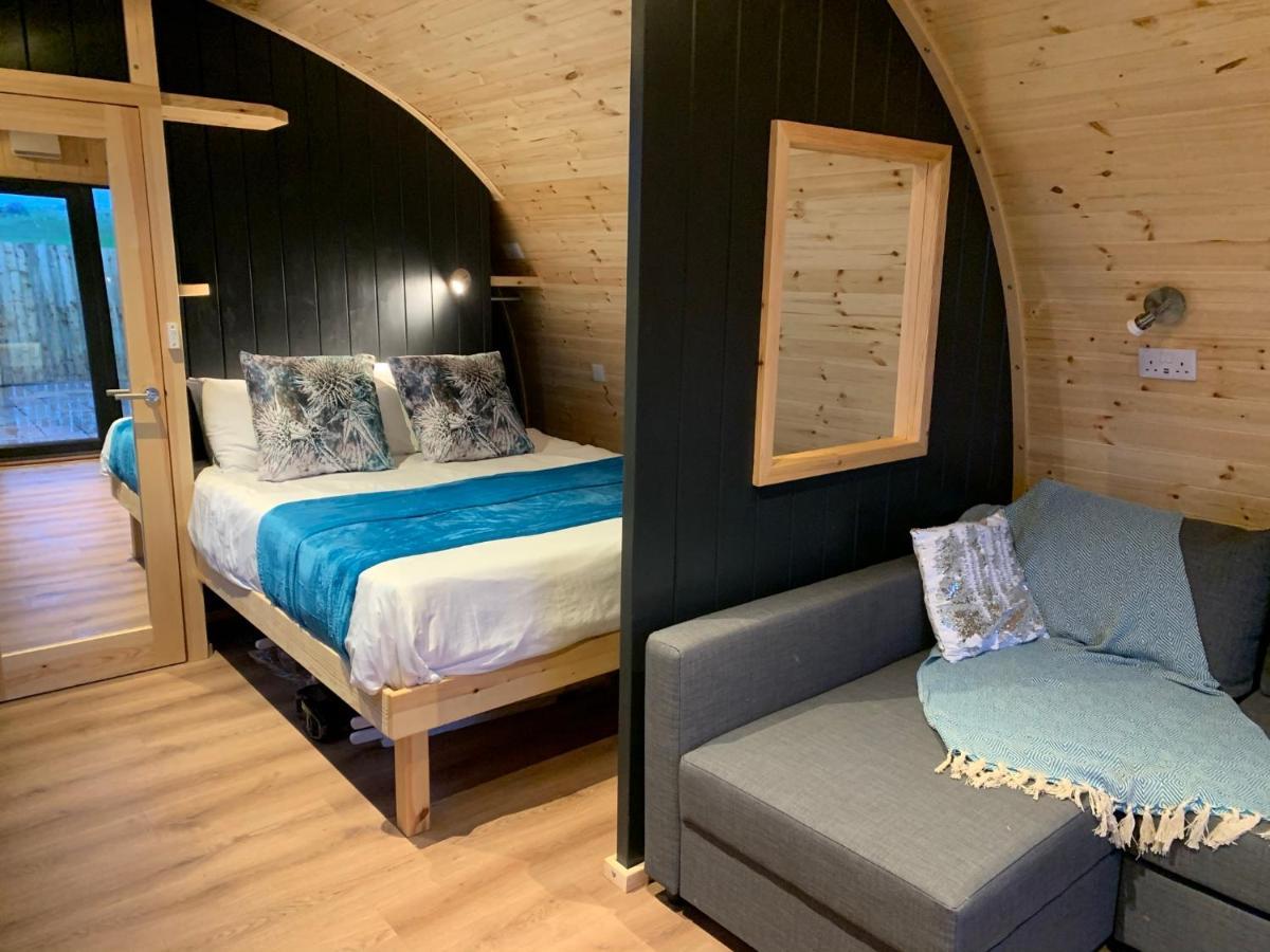 Thistle Pod Farm Stay With Hottub Sleeps 2 Galston  Exterior foto